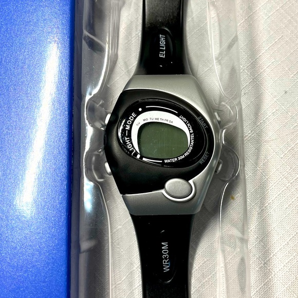 New AVON Men’s Sports Watch. Black and Silver Digital watch. Box included - Picture 1 of 4